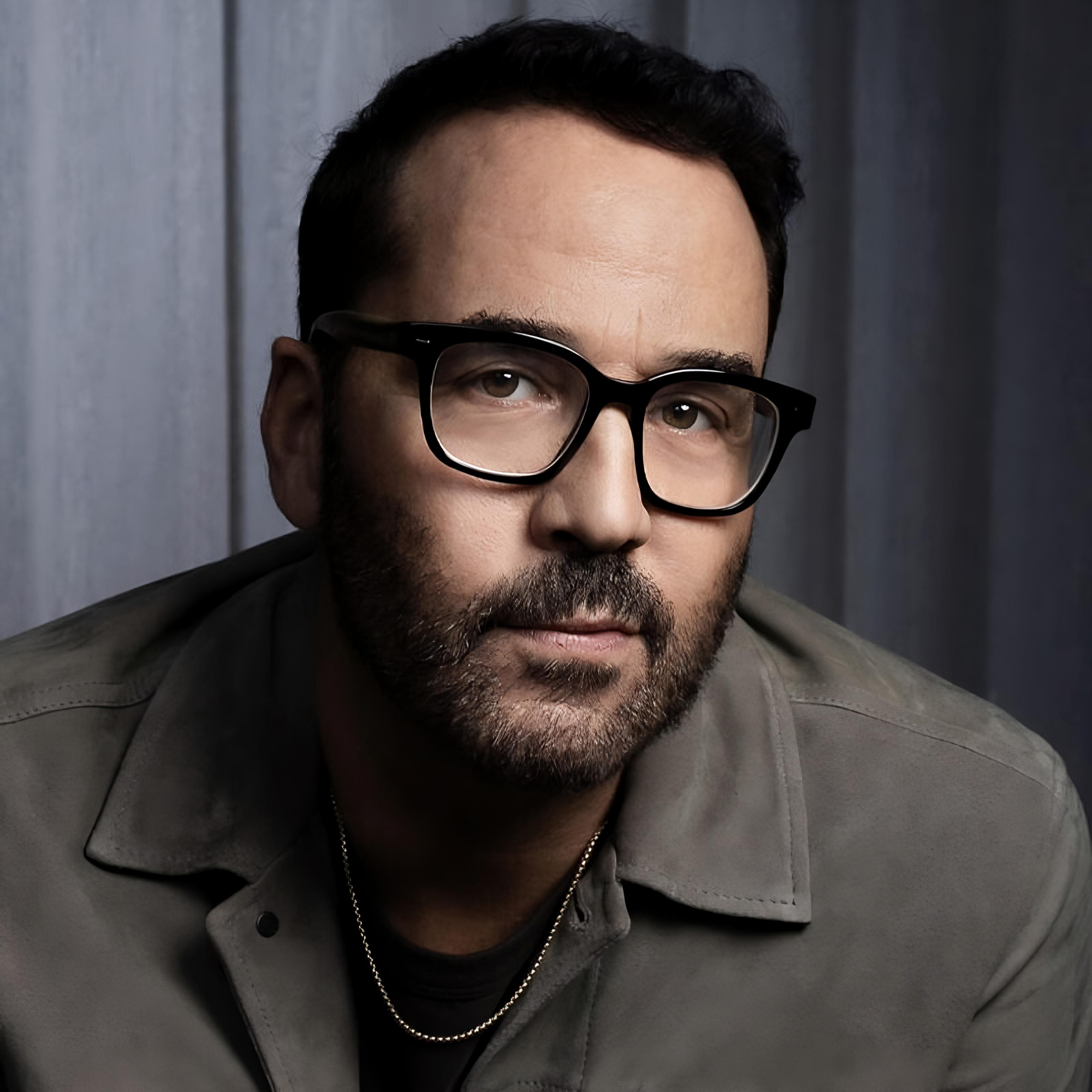 Punchlines and Primitive War: Jeremy Piven Takes the Stage and the Mic